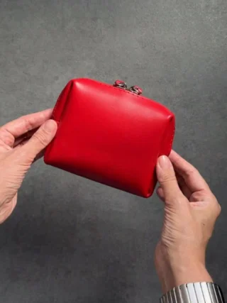 Мінікосметичка з натуральної шкіри✨ Друга назва - аптечка😁 бо частіше за все ліків в ній виявляється більше, ніж космети…